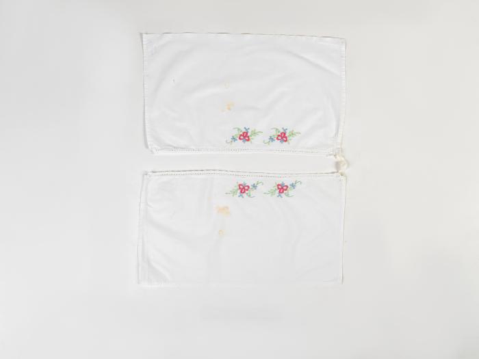 ΤΡΑΧΗΛΙΑ ΠΑΡΑΔΟΣΙΑΚΗΣ ΦΟΡΕΣΙΑΣ ΑΛΕΞΑΝΔΡΕΙΑΣ ΜΕ ΜΠΛΕ ΣΑΓΙΑ ΓΥΝΑΙΚΕΙΑ