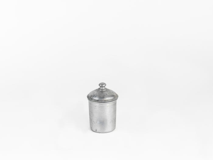 METAL STORAGE CONTAINER WITH A LID