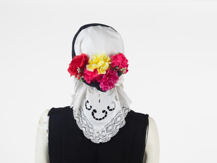 ΚΕΦΑΛΟΔΕΣΜΟΣ ΠΑΡΑΔΟΣΙΑΚΗΣ ΦΟΡΕΣΙΑΣ ΑΛΕΞΑΝΔΡΕΙΑΣ ΜΕ ΑΣΠΡΟ ΣΑΓΙΑ ΓΥΝΑΙΚΕΙΟΣ;ΜΑΝΤΗΛΙ ΚΕΦΑΛΗΣ ΜΑΥΡΟ ΠΑΡΑΔΟΣΙΑΚΗΣ ΦΟΡΕΣΙΑΣ ΑΛΕΞΑΝΔΡΕΙΑΣ ΜΕ ΑΣΠΡΟ ΣΑΓΙΑ ΓΥΝΑΙΚΕΙΟ