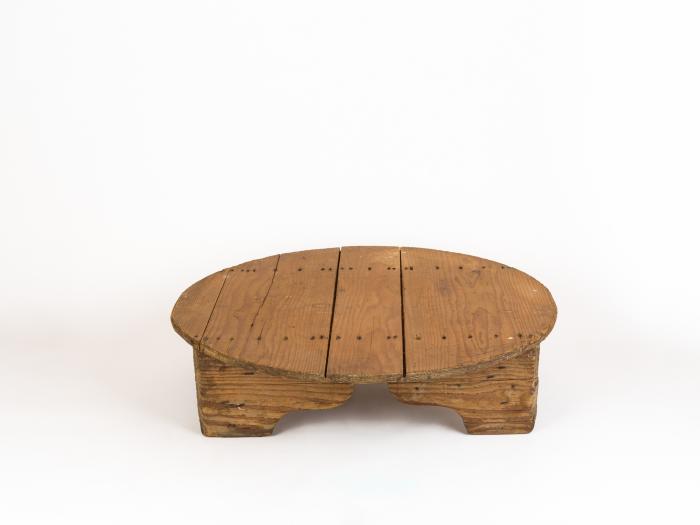 ΤΡΑΠΕΖΙ ΧΑΜΗΛΟ- ΣΟΦΡΑΣ