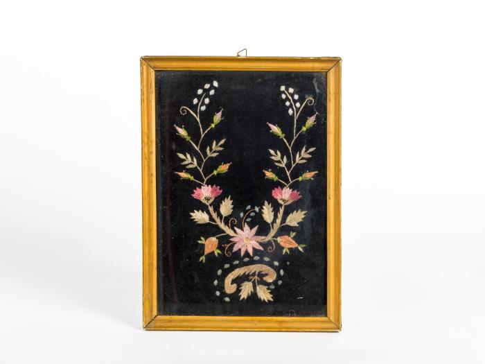 FRAMED EMBROIDERY FOR SLIPPERS (GKOFES)