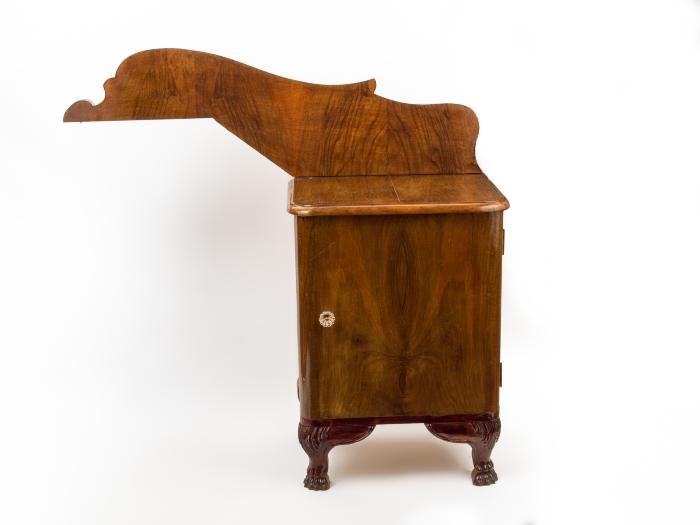 ΚΟΜΟΔΙΝΟ ΜΕ ΠΛΑΤΗ