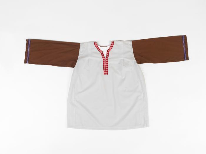 ΠΟΥΚΑΜΙΣΟ ΠΑΡΑΔΟΣΙΑΚΗΣ ΦΟΡΕΣΙΑΣ ΔΙΔΥΜΟΤΕΙΧΟΥ ΓΥΝΑΙΚΕΙΟ