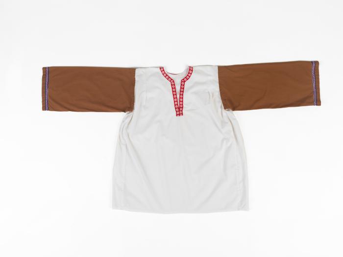 ΠΟΥΚΑΜΙΣΟ ΠΑΡΑΔΟΣΙΑΚΗΣ ΦΟΡΕΣΙΑΣ ΔΙΔΥΜΟΤΕΙΧΟΥ ΓΥΝΑΙΚΕΙΟ